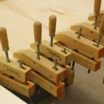 Clamping the door jam
